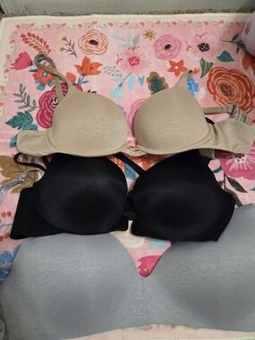 Victoria's Secret Smooth T-Shirt Bra Set - Beige, Black, Light Gray